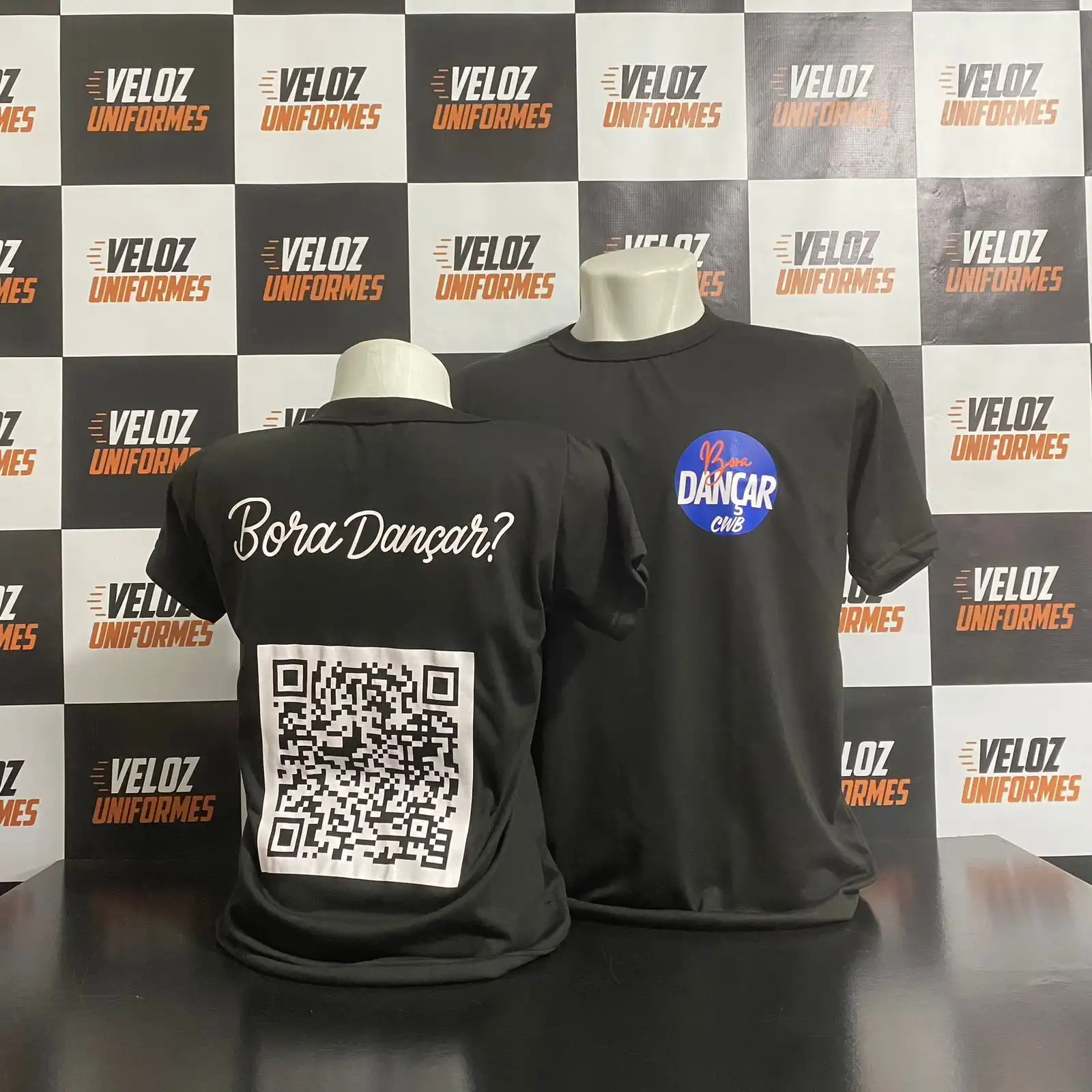 Camiseta com QR Code personalizado