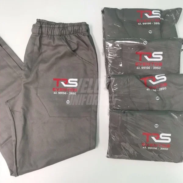 Calça brim com DTF personalizada