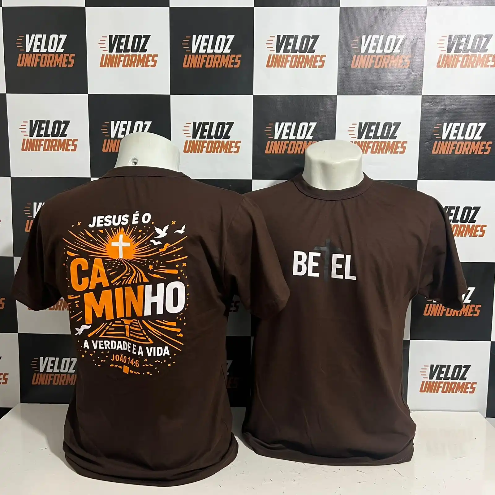 Uniforme personalizado entregue pela Veloz Uniformes