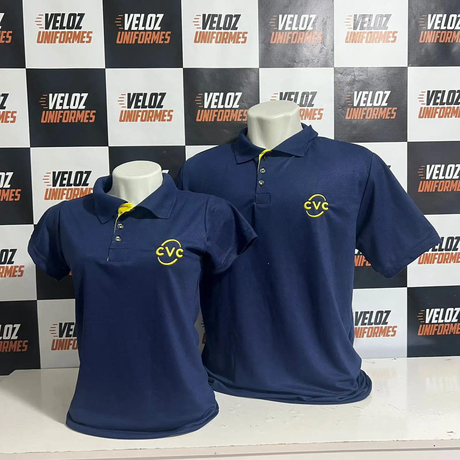 Uniforme personalizado entregue pela Veloz Uniformes