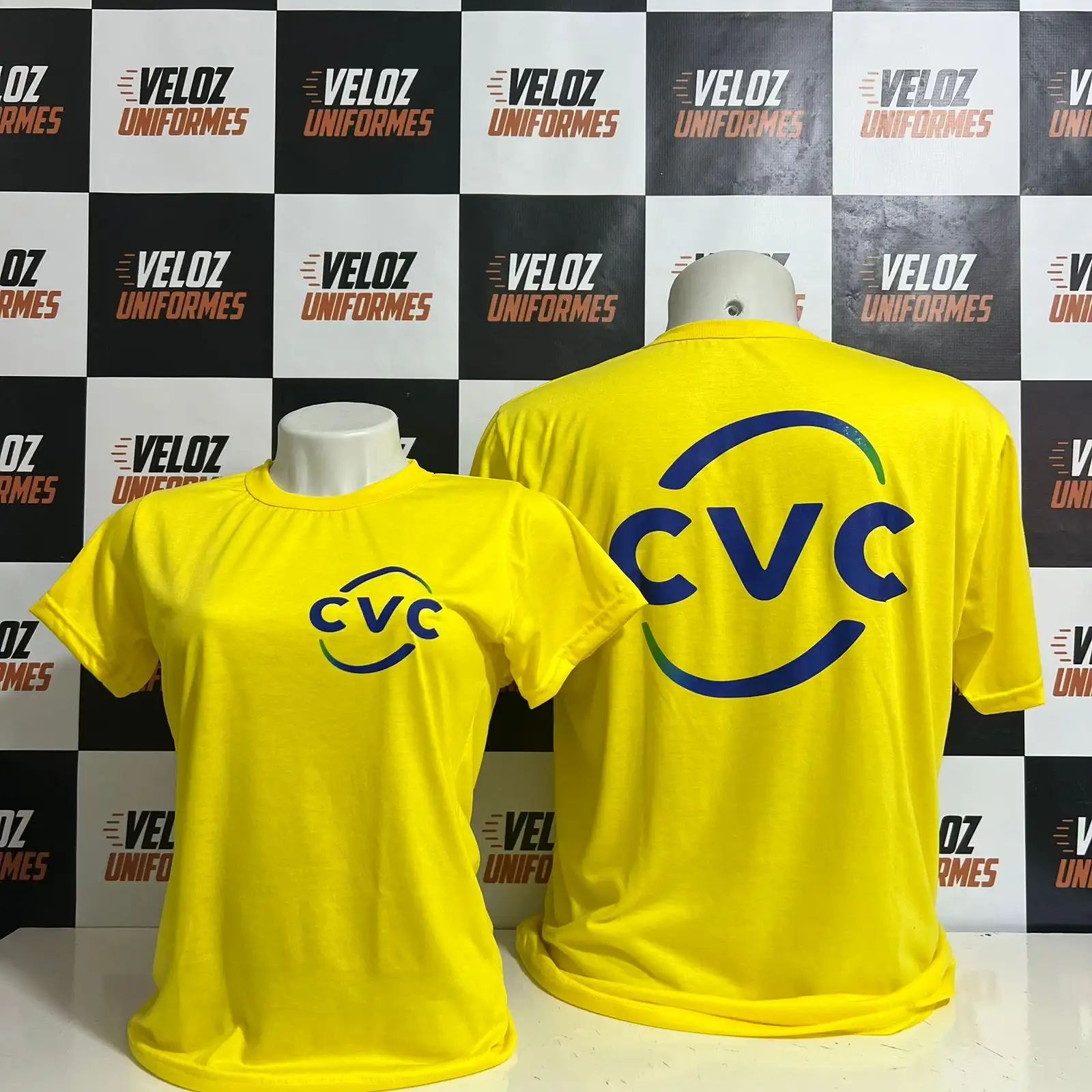 Uniforme personalizado entregue pela Veloz Uniformes